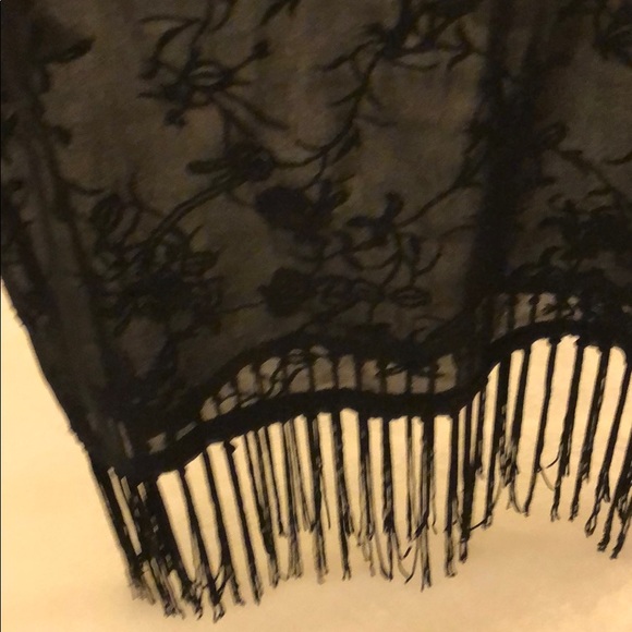 Black fringed crop top - Picture 3 of 3